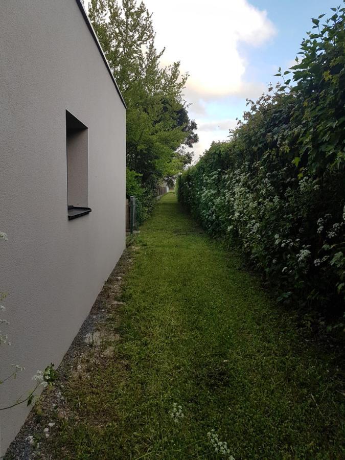 Villa Au Petit Manoir Montbert Exterior foto